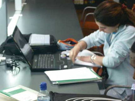 Dar Clase Con La Boca Cerrada