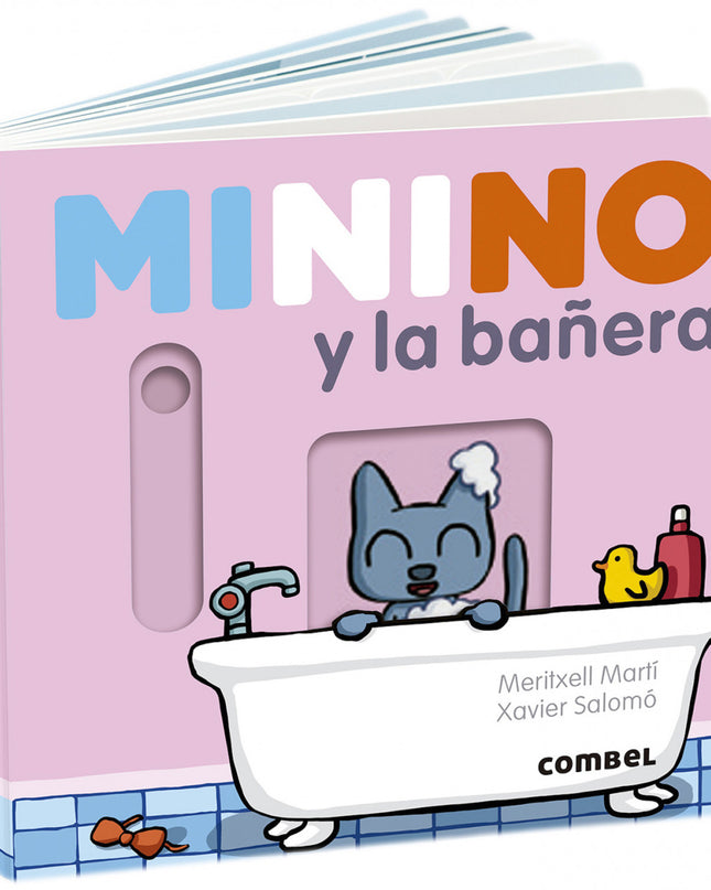 Minino Y La Bañera