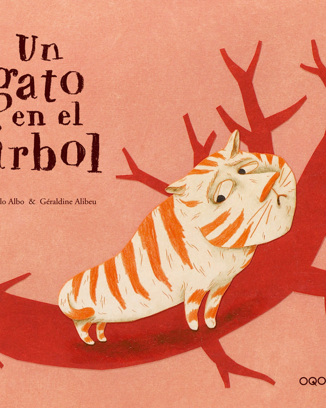 Un Gato En El árbol